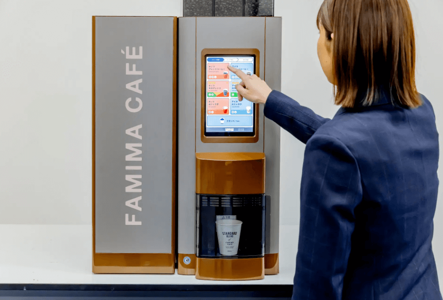 ファミマカフェ新マシンのタッチパネル化